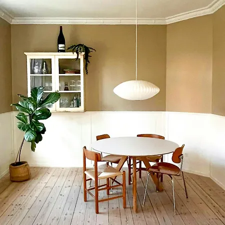 Apartament Townhouse With Japanese Cherry Tree In Osterbro Kopenhaga